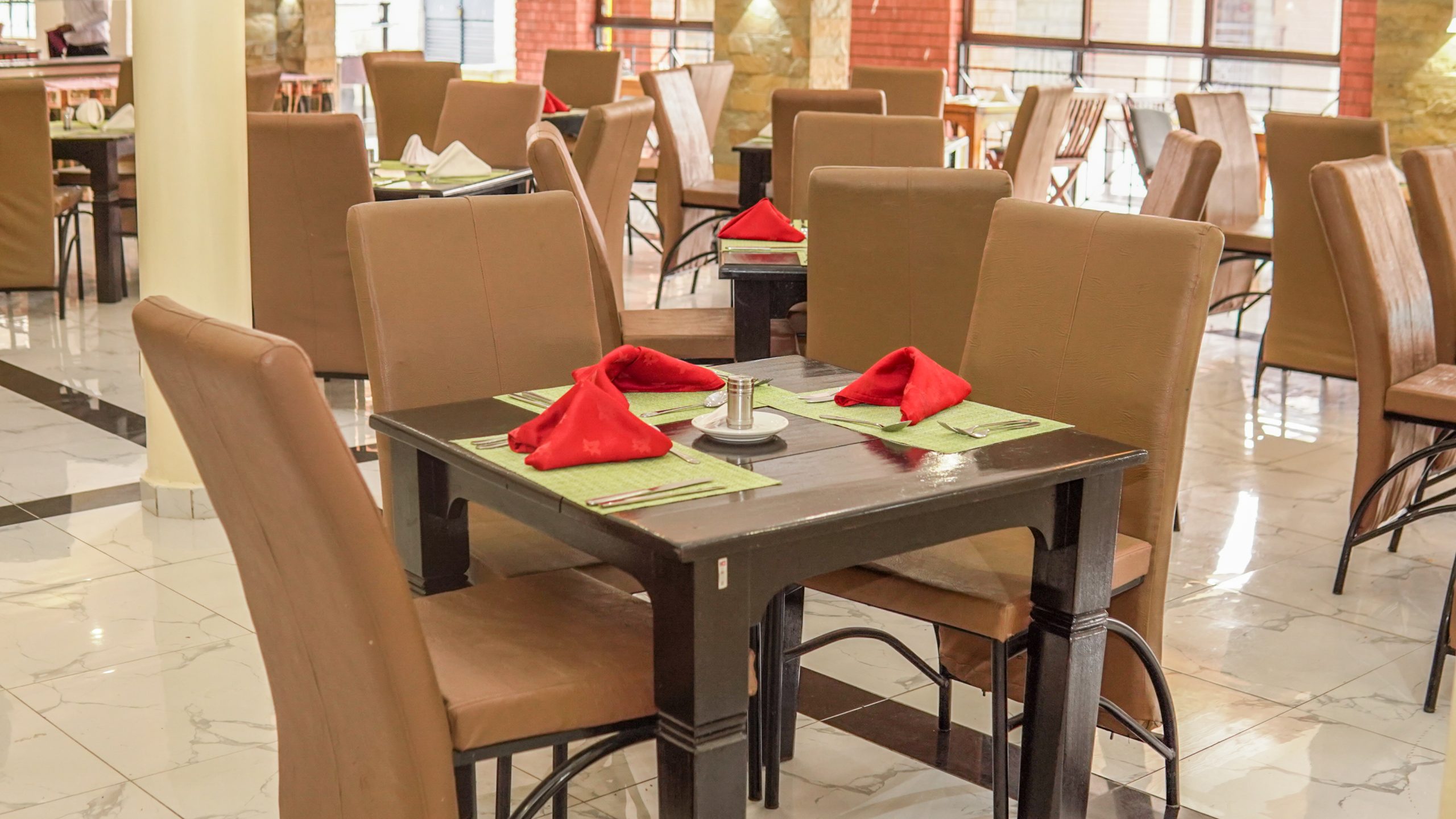 SWISS DIPLOMA IN INTERNATIONAL HOSPITALITY MANAGEMENT